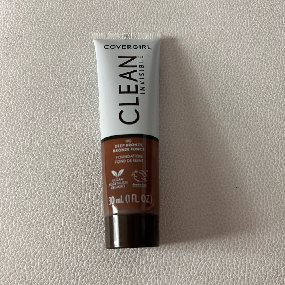 COVERGIRL Clean Invisible Foundation - Deep Bronze